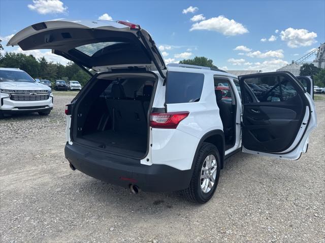 Photo of 2018 Summit White Chevrolet Traverse