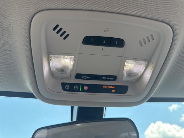 Photo of 2018 Summit White Chevrolet Traverse