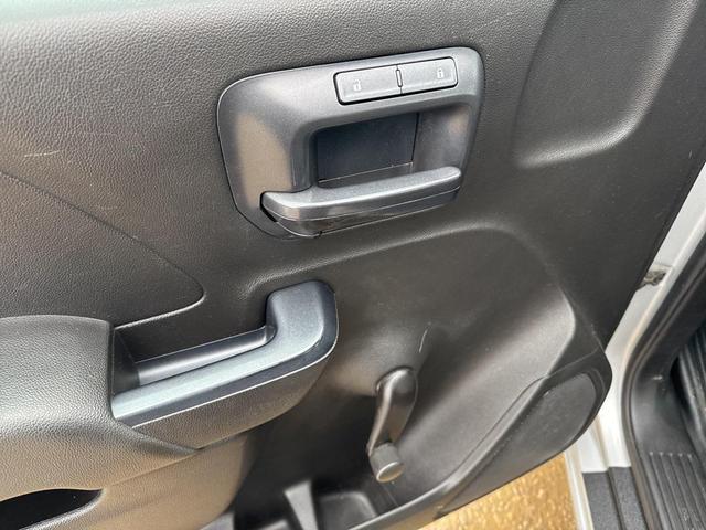 Photo of 2018 Silver Ice Metallic Chevrolet Silverado 1500