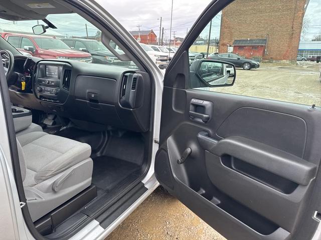 Photo of 2018 Silver Ice Metallic Chevrolet Silverado 1500