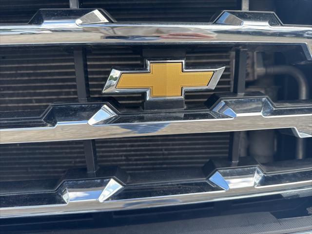 Photo of 2022 Summit White Chevrolet Silverado 3500