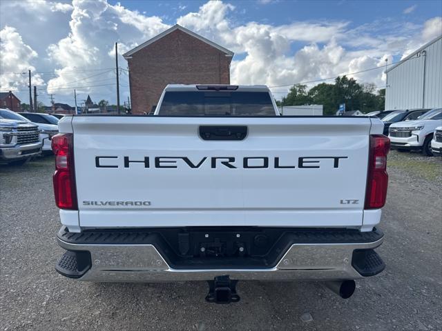 Photo of 2022 Summit White Chevrolet Silverado 3500