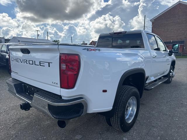 Photo of 2022 Summit White Chevrolet Silverado 3500