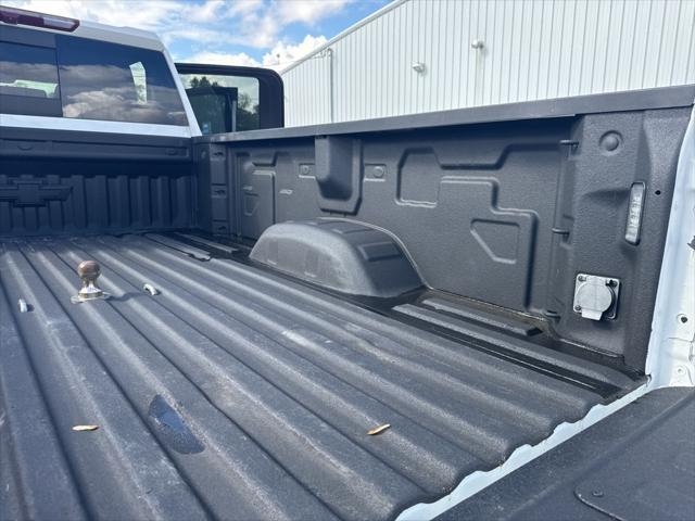Photo of 2022 Summit White Chevrolet Silverado 3500
