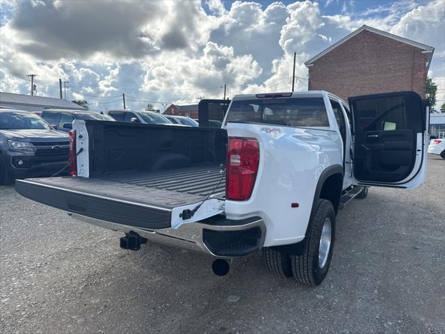 Photo of 2022 Summit White Chevrolet Silverado 3500