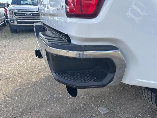 Photo of 2022 Summit White Chevrolet Silverado 3500
