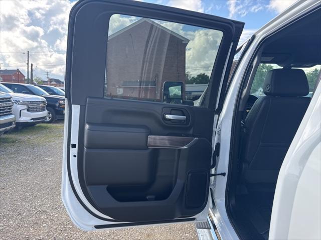 Photo of 2022 Summit White Chevrolet Silverado 3500