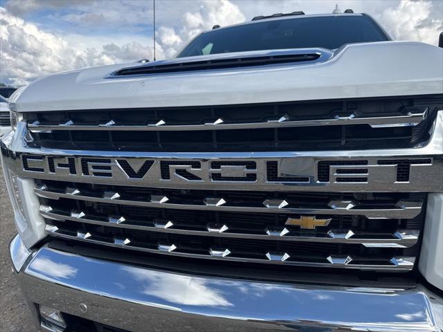 Photo of 2022 Summit White Chevrolet Silverado 3500