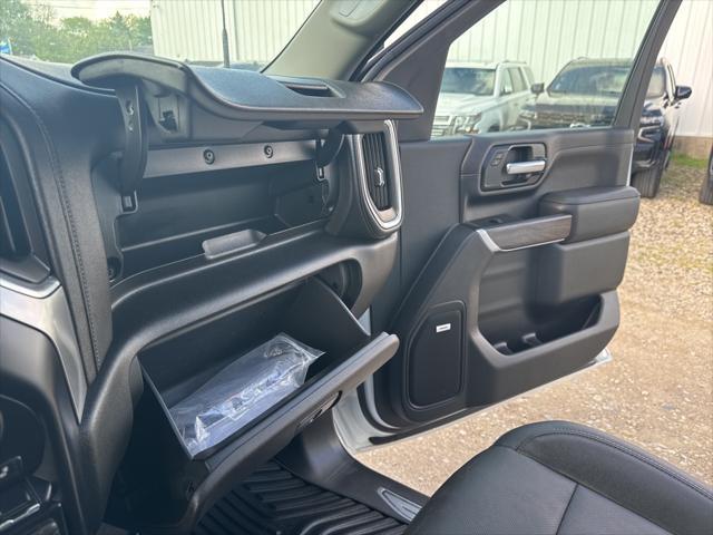 Photo of 2022 Summit White Chevrolet Silverado 3500
