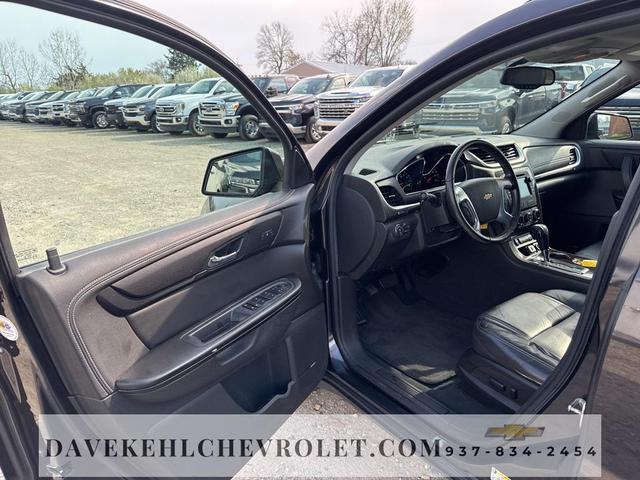 Photo of 2016 Tungsten Metallic Chevrolet Traverse