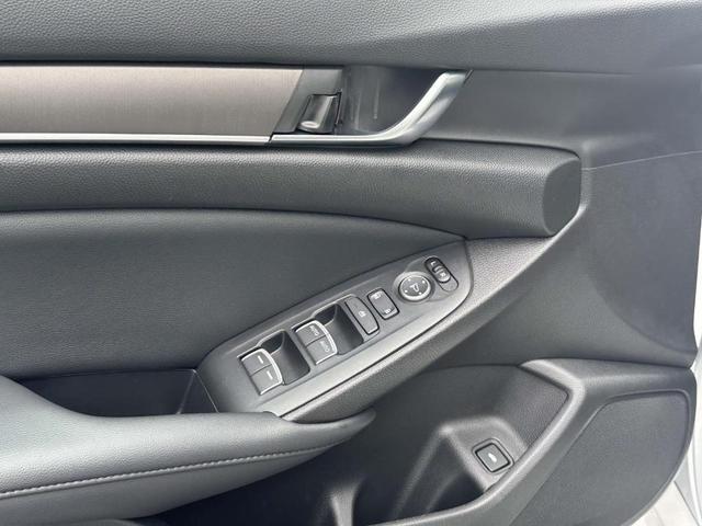 Photo of 2022 White Honda Accord