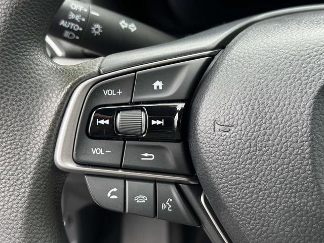 Photo of 2022 White Honda Accord