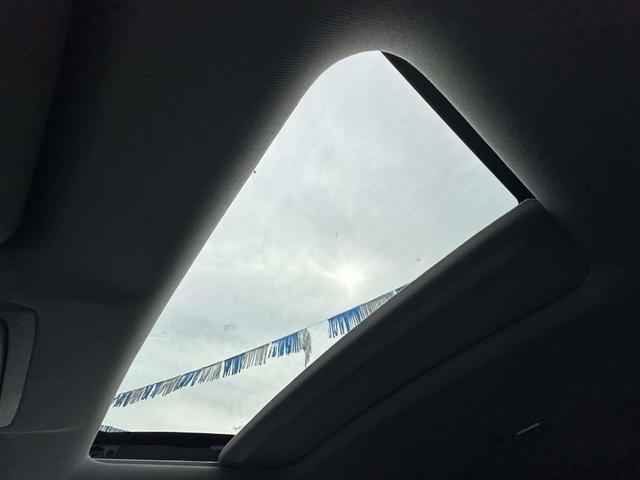 Photo of 2021 White Honda CR-V