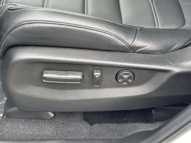Photo of 2021 White Honda CR-V