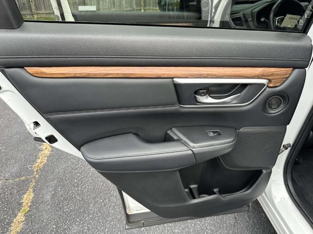 Photo of 2021 White Honda CR-V