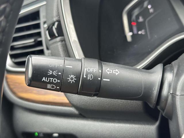Photo of 2021 White Honda CR-V
