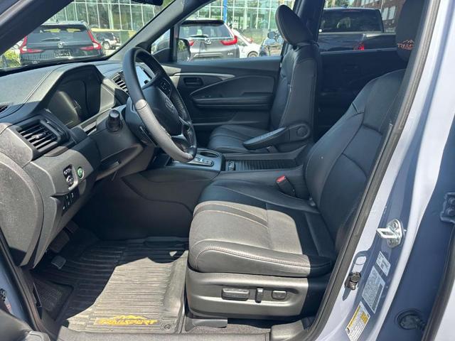 Photo of 2022 Sonic Gray Pearl Honda Passport