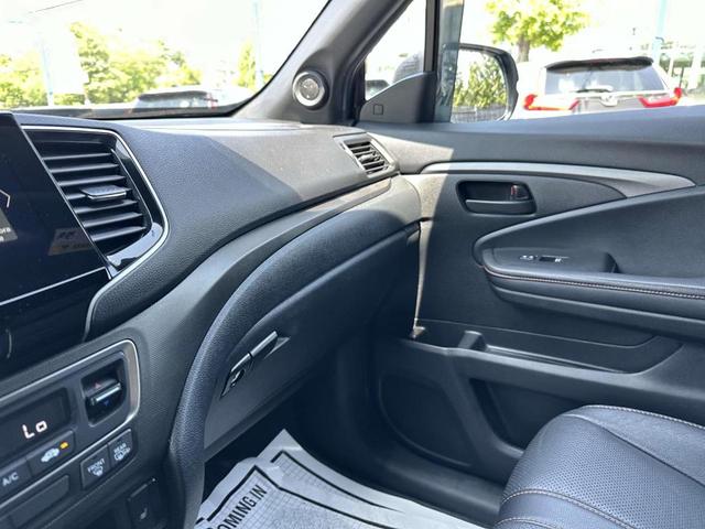 Photo of 2022 Sonic Gray Pearl Honda Passport