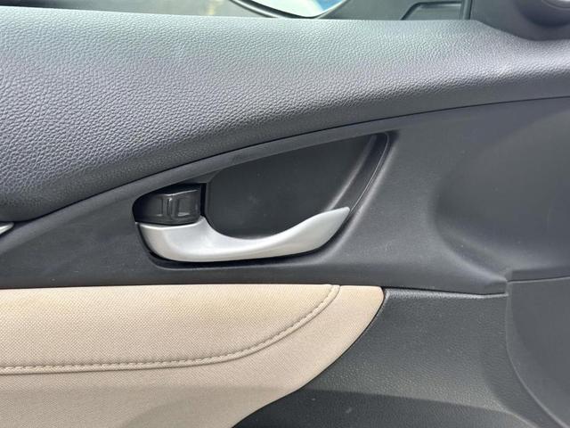 Photo of 2016 White Orchid Pearl Honda Civic