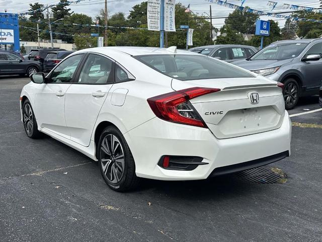Photo of 2016 White Orchid Pearl Honda Civic