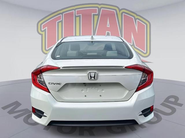 Photo of 2016 White Orchid Pearl Honda Civic
