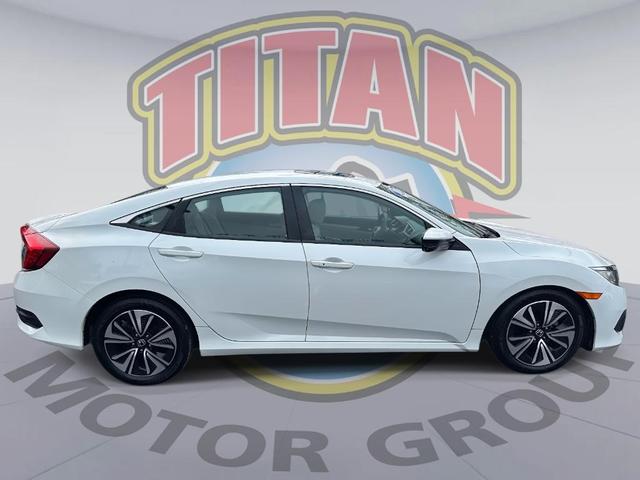 Photo of 2016 White Orchid Pearl Honda Civic
