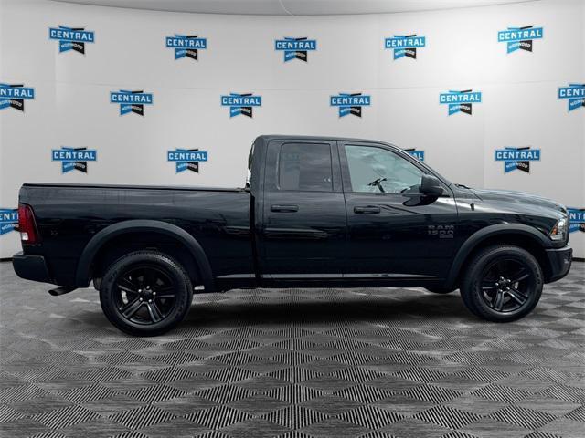 Photo of 2022 Diamond Black Crystal Pearlcoat RAM 1500 Classic