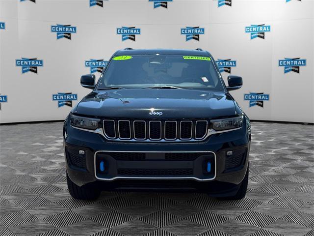 Photo of 2023 Diamond Black Crystal Pearlcoat Jeep Grand Cherokee 4xe