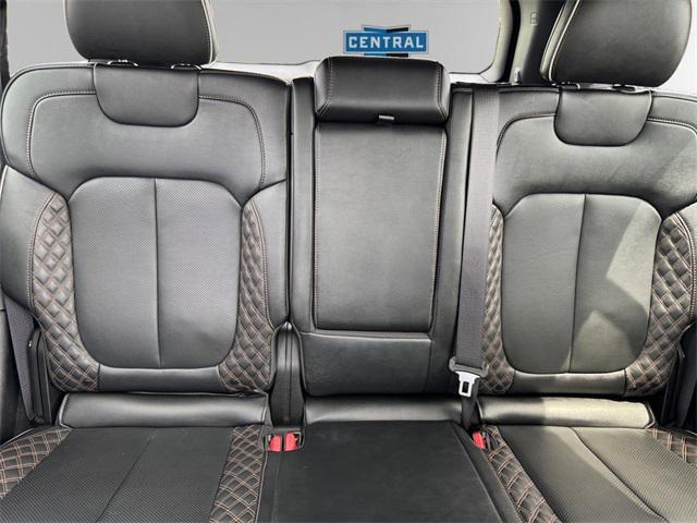 Photo of 2022 Silver Zynith Jeep Grand Cherokee