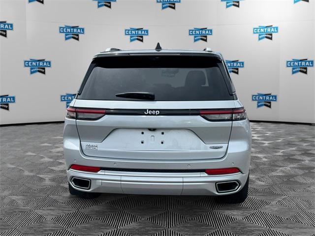 Photo of 2022 Silver Zynith Jeep Grand Cherokee