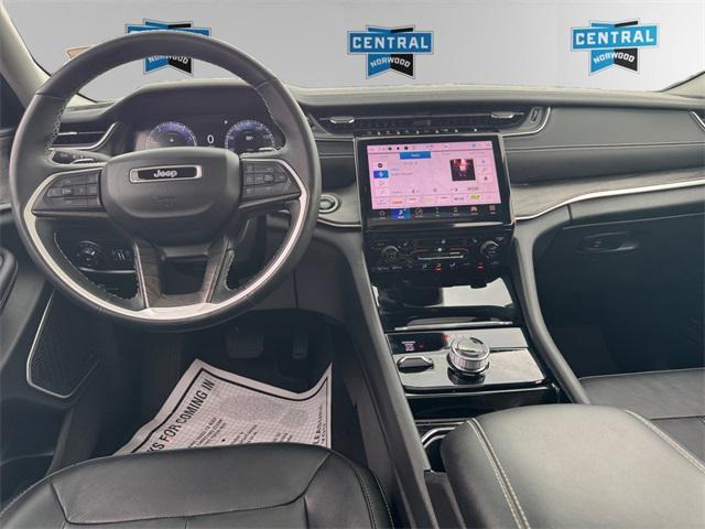 Photo of 2022 Baltic Gray Metallic Clearcoat Jeep Grand Cherokee L