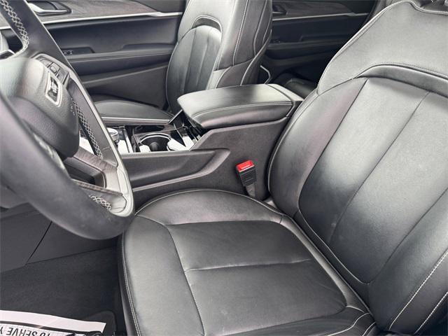 Photo of 2022 Baltic Gray Metallic Clearcoat Jeep Grand Cherokee L