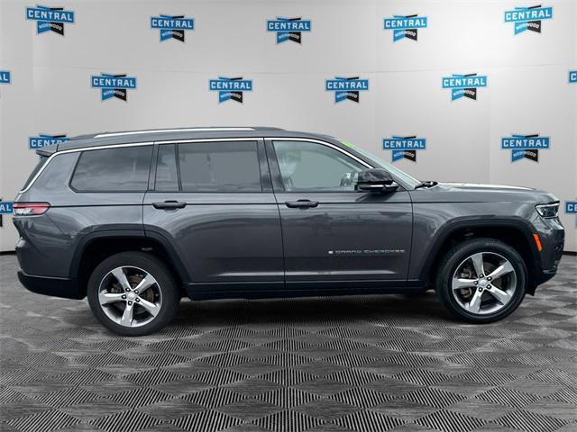 Photo of 2022 Baltic Gray Metallic Clearcoat Jeep Grand Cherokee L
