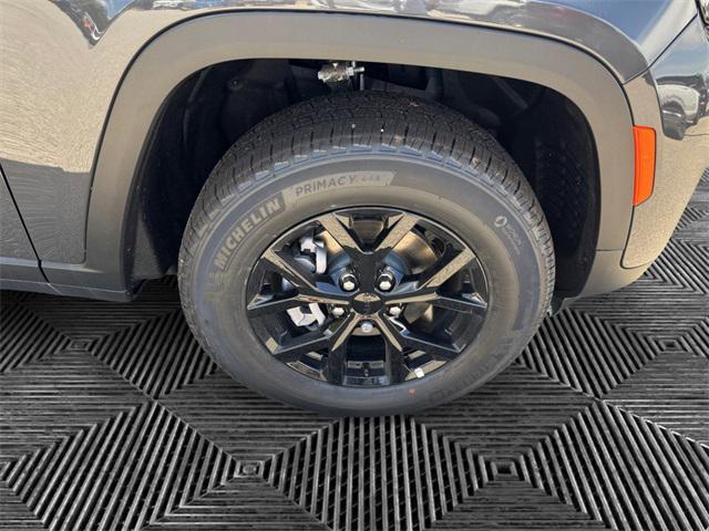 Photo of 2025 Baltic Gray Metallic Clearcoat Jeep Grand Cherokee