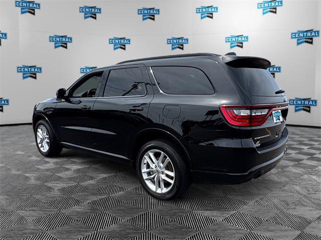 Photo of 2022 DB Black Crystal Clearcoat Dodge Durango