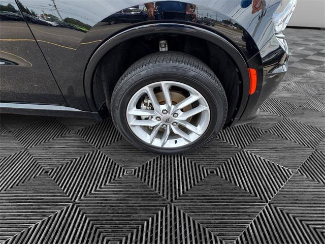 Photo of 2022 DB Black Crystal Clearcoat Dodge Durango