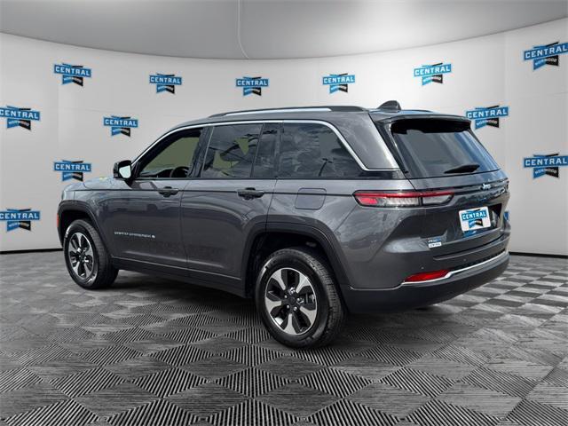 Photo of 2022 Baltic Gray Metallic Clearcoat Jeep Grand Cherokee 4xe