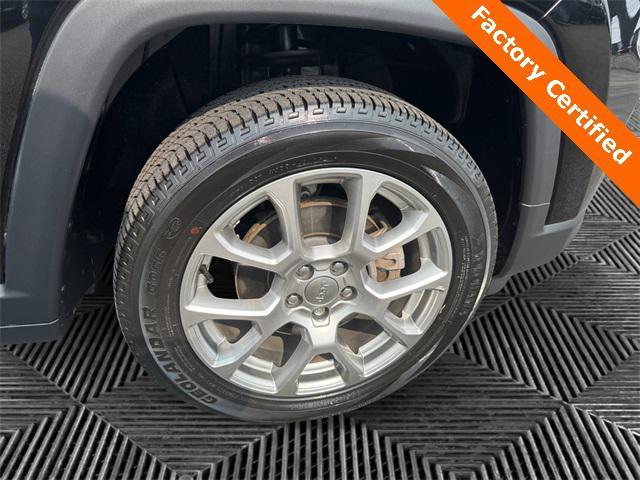 Photo of 2022 Diamond Black Crystal Pearlcoat Jeep Compass
