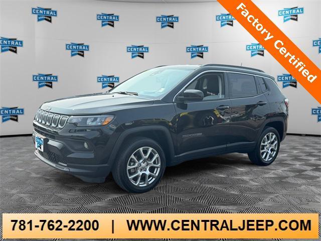 Photo of 2022 Diamond Black Crystal Pearlcoat Jeep Compass