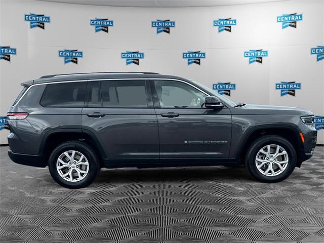 Photo of 2022 Baltic Gray Metallic Clearcoat Jeep Grand Cherokee L