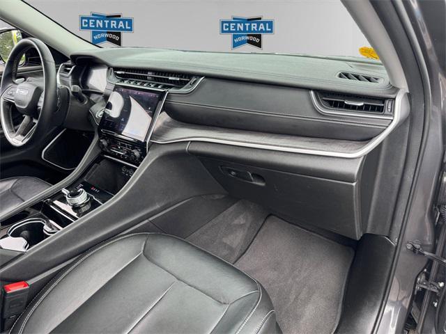 Photo of 2022 Baltic Gray Metallic Clearcoat Jeep Grand Cherokee L