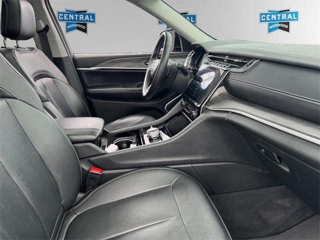 Photo of 2022 Baltic Gray Metallic Clearcoat Jeep Grand Cherokee L