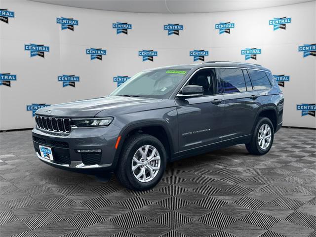 Photo of 2022 Baltic Gray Metallic Clearcoat Jeep Grand Cherokee L