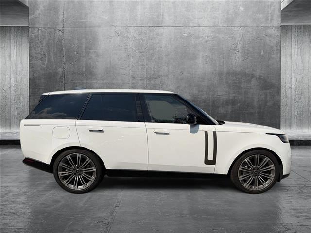 Photo of 2024 Fuji White Land Rover Range Rover