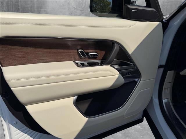 Photo of 2024 Fuji White Land Rover Range Rover