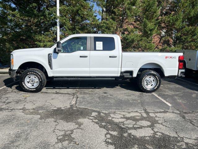 Photo of 2023 Oxford White Ford F-250