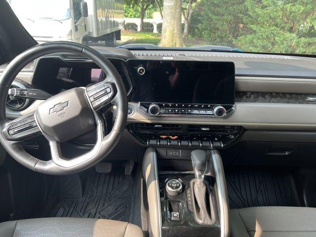 Photo of 2023 Glacier Blue Metallic Chevrolet Colorado