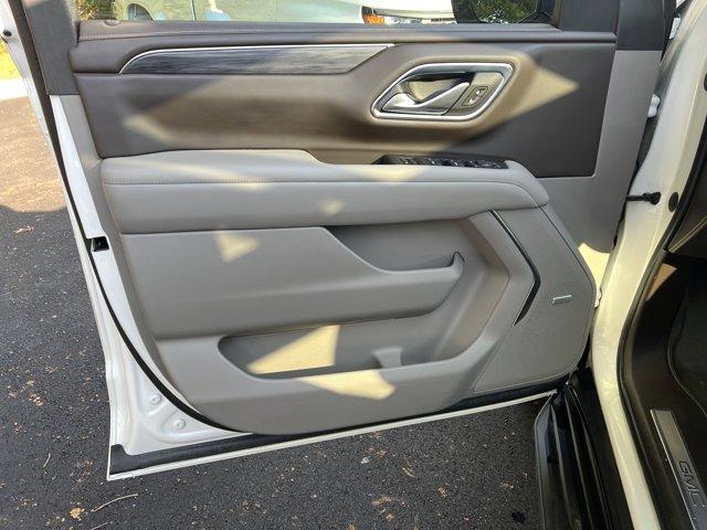 Photo of 2022 White Frost Tri-Coat GMC Yukon
