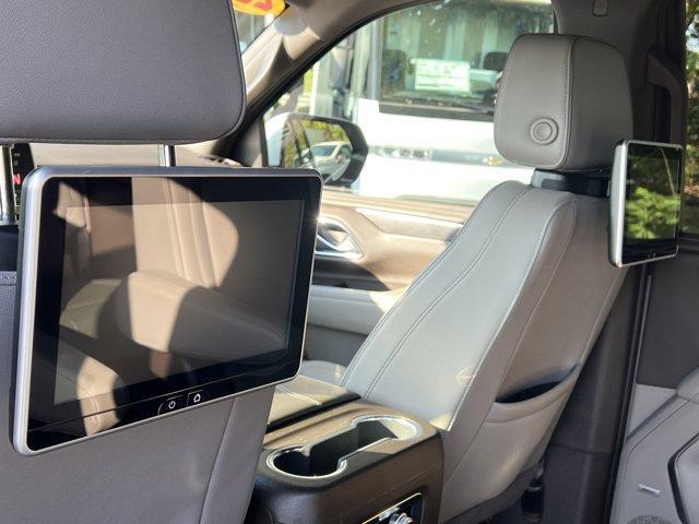 Photo of 2022 White Frost Tri-Coat GMC Yukon