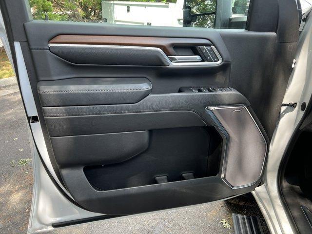 Photo of 2024 White Frost Tri-Coat GMC Sierra 3500